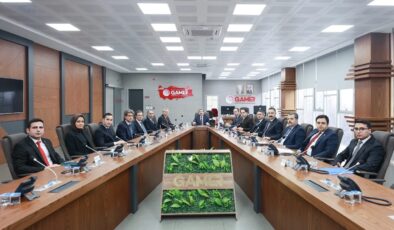 SAMSUN’DA KRİTİK GÜNDEM: VALİ ORHAN TAVLI, İLÇE KAYMAKAMLARIYLA BİR ARAYA GELDİ
