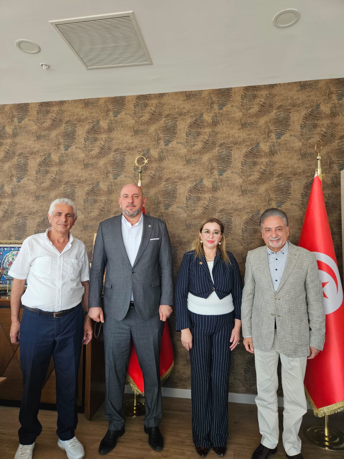 TUNUS VE TÜRKİYE ARASINDA TİCARET KÖPRÜSÜ GÜÇLENİYOR,
