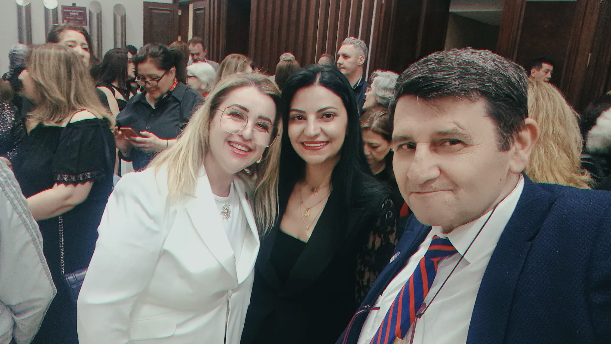 İZMİR İKTİSAT KONGRE MERKEZİ’NDE UNUTULMAZ GECE