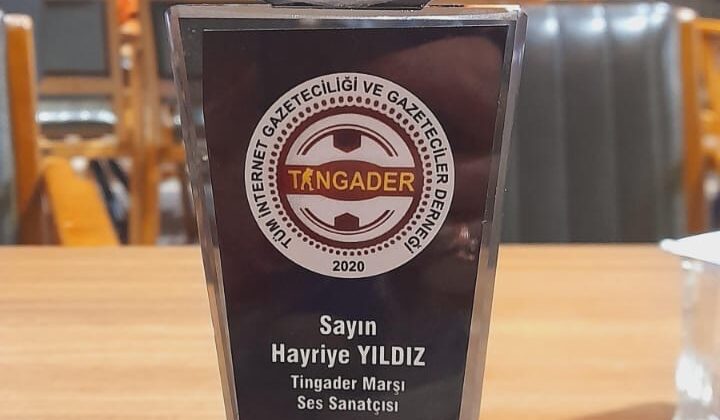 Cemal Peker özel Haberi/Sanatçı Hayriye Yıldız’a Anlamlı Ödül