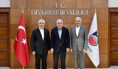 Diyarbakır Valisi Murat Zorluoğlu, Samsun Milletvekili Ersan Aksu ve AK Parti Diyarbakır İl Başkanı Ömer İler’i Makamında Ağırladı