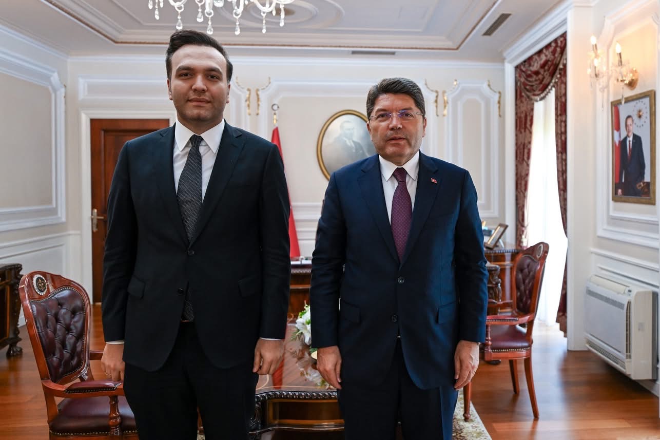 Adalet Bakanı Yılmaz Tunç, AK Parti Gençlik Kolları Heyetini Kabul Etti