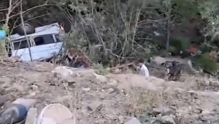 BİR YOL, BİR KADER, BİR KARA HABER: ŞANLIURFA’DAN ORDU’YA GİDEN UMUTLAR YOLDA SONA ERDİ Sivas’ta fındık işçilerini taşıyan minibüs devrildi: 3 ölü, 4’ü ağır 18 yaralı  Sadakat Haber TV Murat Diril