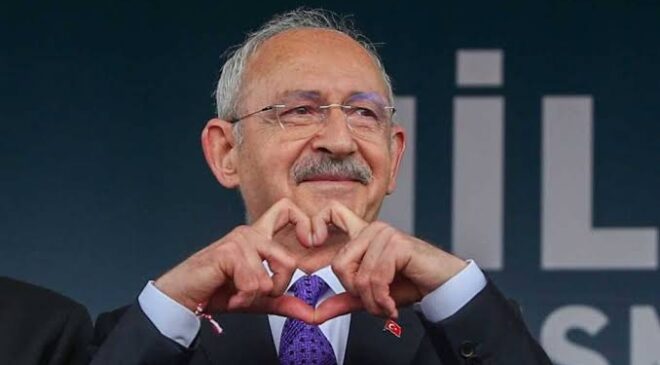 MAHKEME KARARIYLA DÜŞEN İSTANBUL İL KONGRESİ SONRASI SİYASETTE FIRTINA: GÖZLER KURULTAYA ÇEVRİLDİ