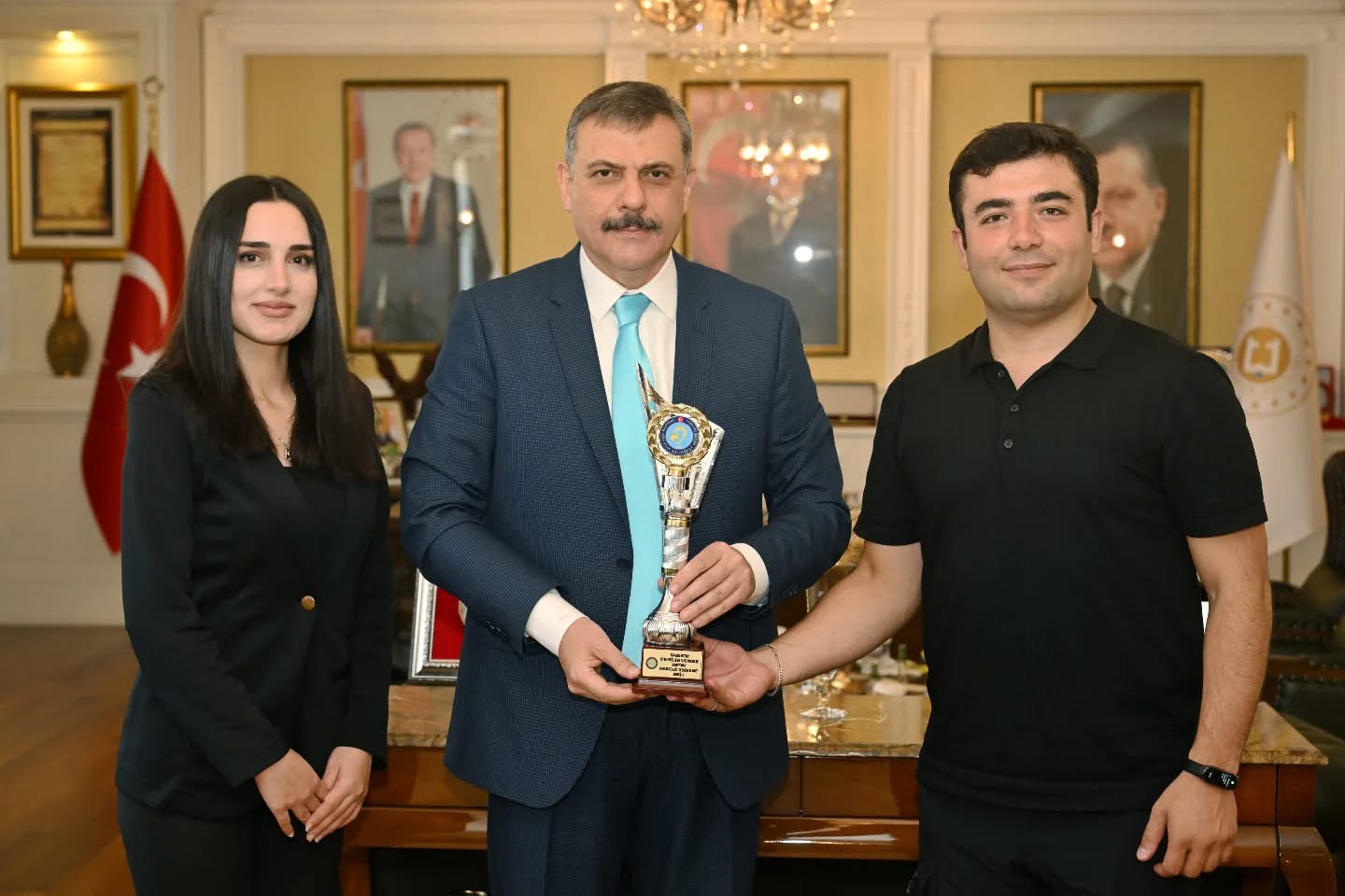 ERZURUM VALİSİ MUSTAFA ÇİFTÇİ, SAĞIRLAR SPOR KULÜBÜ’NÜ KABUL ETTİ: “BU BAŞARI SADECE BİR SPOR GALİBİYETİ DEĞİL, TOPLUMSAL BİR GURURDUR
