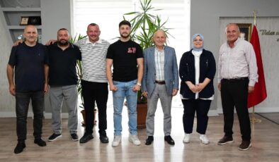 SADAKAT HABER ÖZEL  ELMALIK MAHALLESİ’NDE HİZMET BULUŞMASI  ZİYARETİN ÖNCÜSÜ FENK MAHALLESİ MUHTARI ELİF ALEMDAR’A TAM DESTEK