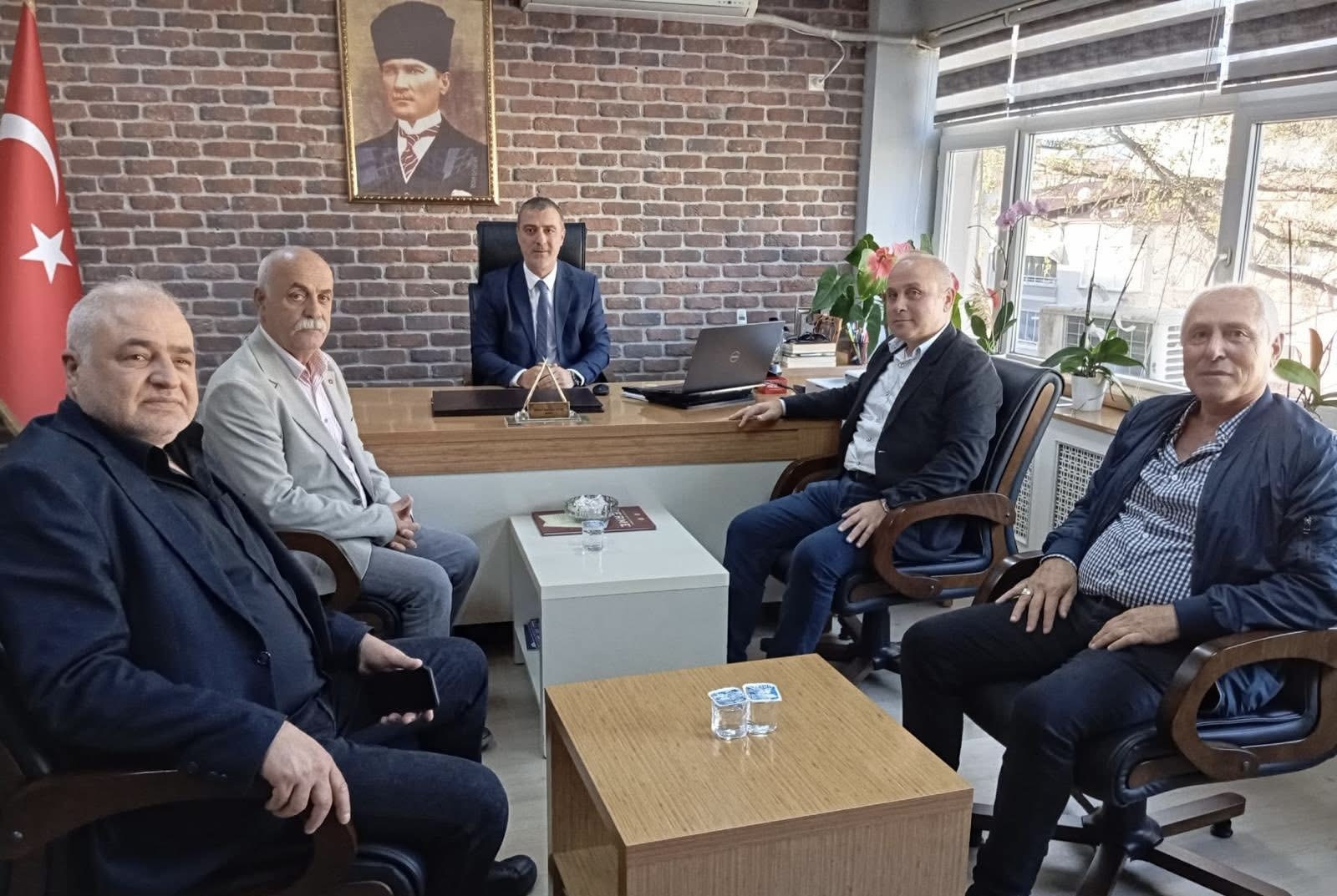 CHP TERME İLÇE BAŞKANINDAN MİLLİ EĞİTİM MÜDÜRÜNE ZİYARET: EĞİTİMİN GELECEĞİ İÇİN ORTAK AKIL