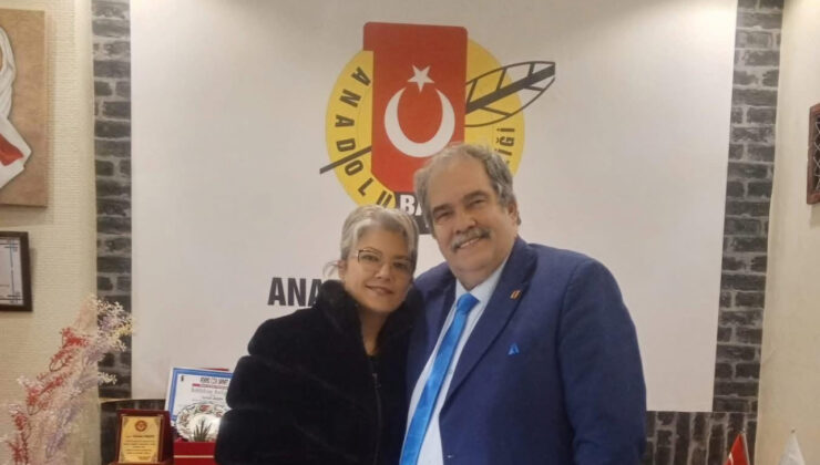 TURHAN AKŞEN: KALEMİNİN GÜCÜNÜ KALBİNDEN ALAN BİR BABA  GAZETECİLİĞİN USTASI, BABALIĞIN TARİFİ: TURHAN AKŞEN’İN KIZINA DUYDUĞU EŞSİZ SEVGİ