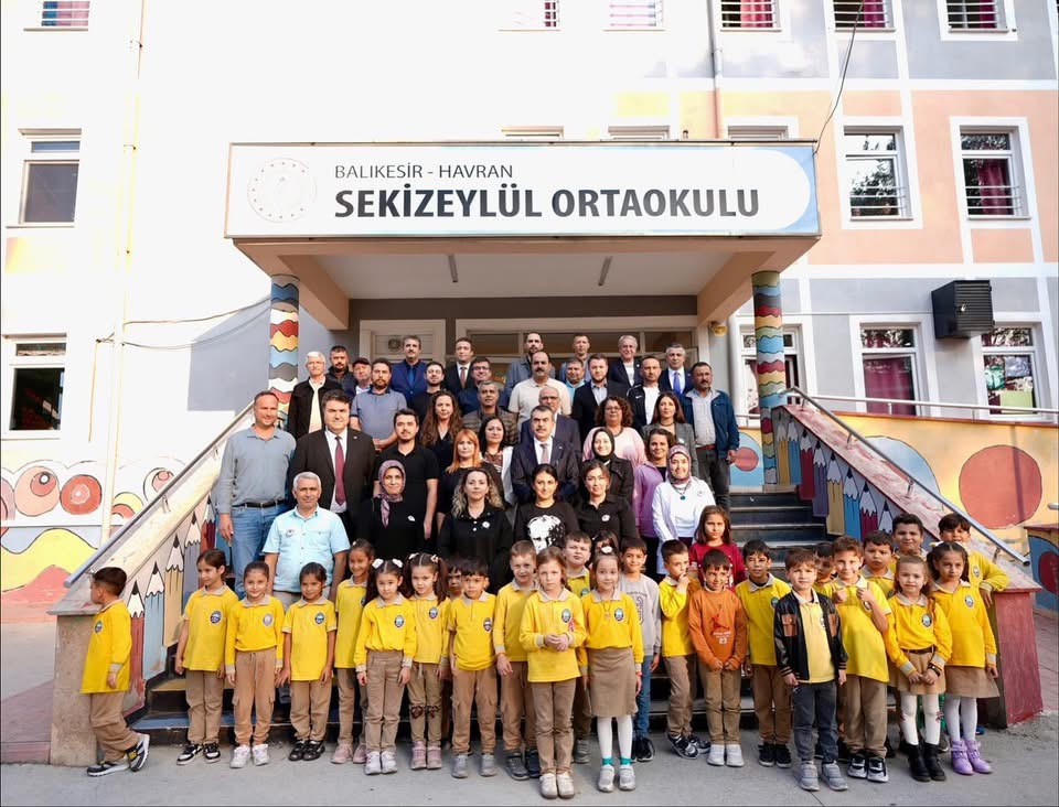 MİLLÎ EĞİTİM BAKANI YUSUF TEKİN’DEN BURSA VE BALIKESİR’DE SÜRPRİZ OKUL ZİYARETLERİ