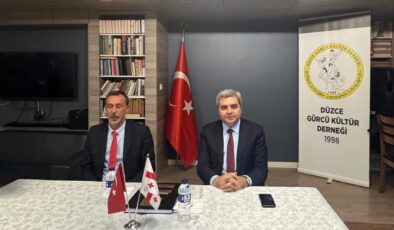DÜZCE GÜRCÜ KÜLTÜR DERNEĞİ’NDE TARİHİ GÜN  GÜRCİSTAN’IN ANKARA BÜYÜKELÇİSİ ARCHIL KALANDİA’NIN ZİYARETİ DOSTLUK BAĞLARINI GÜÇLENDİRDİ