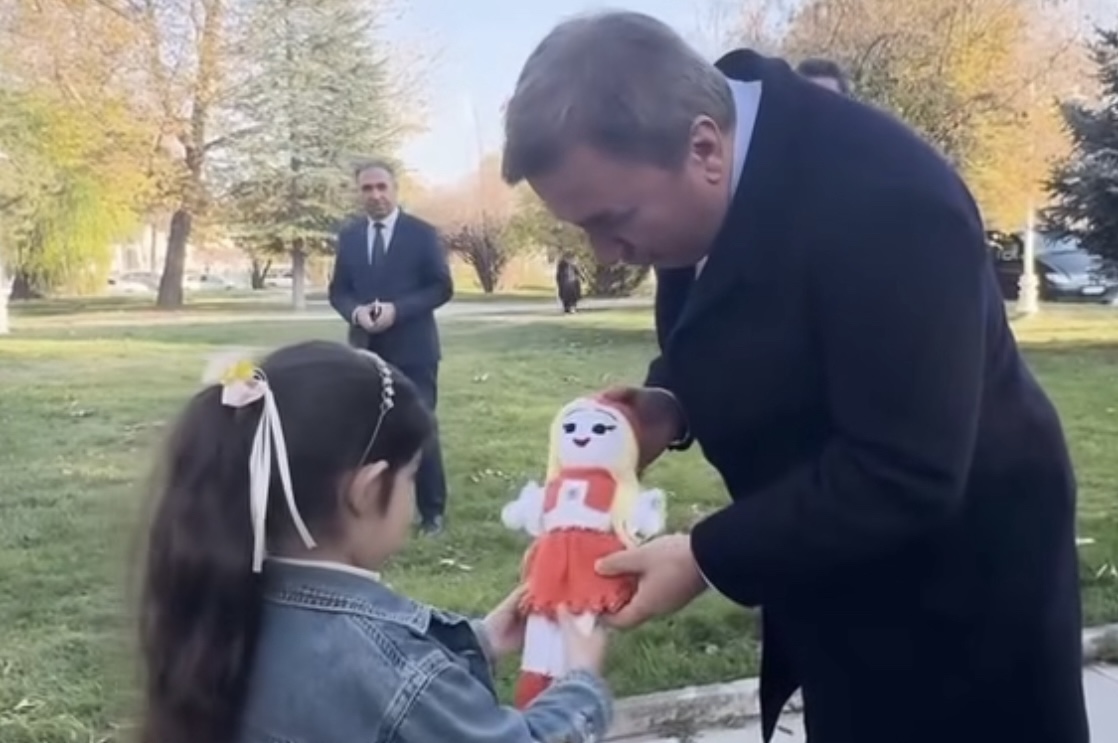 ERZİNCAN’IN MERHAMET VE DEVLET DİLİ: VALİ HAMZA AYDOĞDU  KÜÇÜK BİR YÜREĞİN DOKUNUŞU, BÜYÜK BİR DEVLET ADAMININ KALBİNDE KARŞILIĞINI BULDU