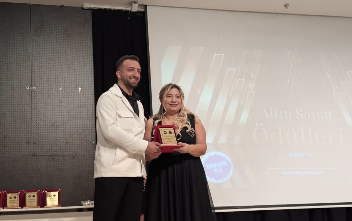 İzmir’de Yıldızlar Geçidi: Altın Sanat Ödülleri Sahiplerini Buldu