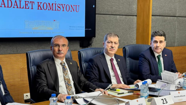 TBMM’DE YOĞUN MESAİ: ORHAN KIRCALI, ADALET KOMİSYONU ÇALIŞMALARINA GECE 03.05’TE DEVAM ETTİ