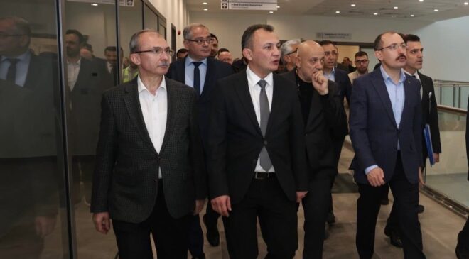 Akparti Samsun milletvekili Orhan Kırcalı ve TBMM Pilan ve bütçe Komisyonu başkanı Samsun milletvekili Dr Mehmet Muş ile birlikte şehir hastanesi ziyareti
