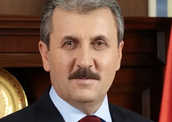 Destici Testiyi Kırdı