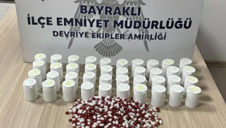 BAYRAKLI’DA ZEHİR TACİRLERİNE DARBE  ARAÇ İÇERİSİNDE 2 BİN 102 ADET UYUŞTURUCU HAP ELE GEÇİRİLDİ