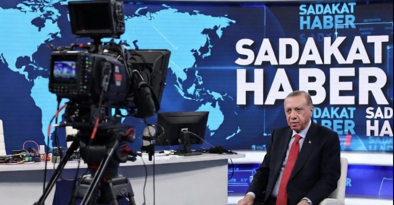 SADAKAT HABER MEDYA  TÜRK SİYASETİNDE DİKKAT ÇEKEN AÇIKLAMA DAVUTOĞLU’NDAN ERDOĞAN’A YÖNELİK OLASI TEHDİDE NET MESAJ  GELECEK PARTİSİ GENEL BAŞKANI