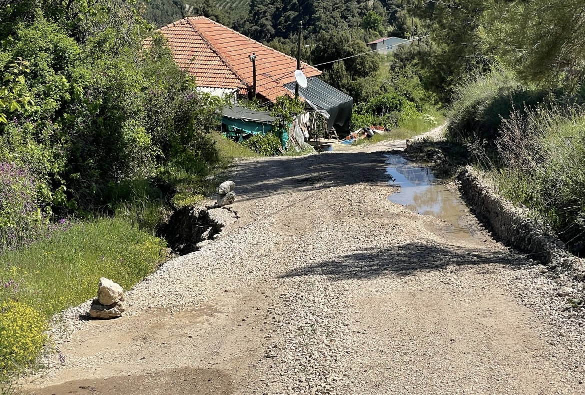 ÇUKURCA YOLU ÇIĞLIK ATIYOR!