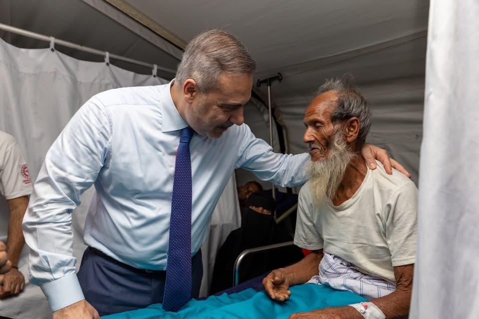 🔴 HAKAN FİDAN’DAN COX’S BAZAR ZİYARETİ: ROHİNGYA KAMPLARINDA İNSANİ YARDIM VE TÜRKİYE’NİN SAHA FAALİYETLERİ YERİNDE İNCELENDİ  Cemal Peker | Sadakat Haber Medya
