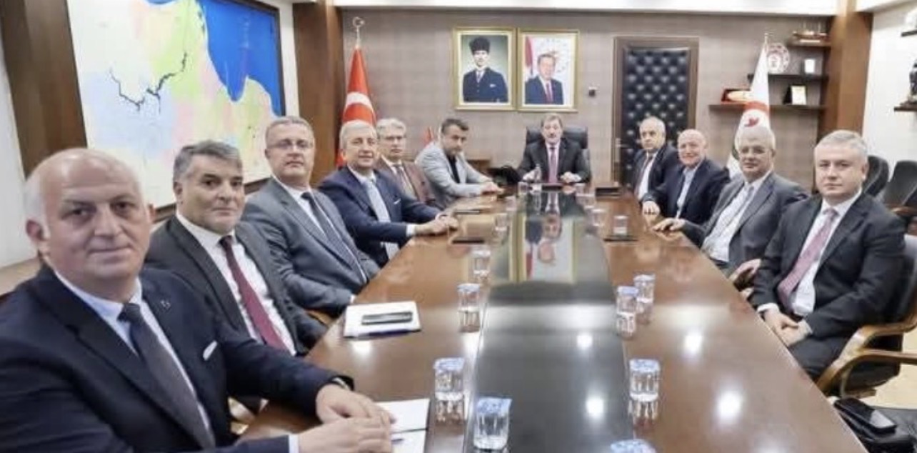 Terme Ticaret ve Sanayi Odası Yönetim Kurulu Başkanı Ahmet Ekmekçi’nin de yakından takip ettiği proje, modern sera teknolojilerinin kullanıldığı yüksek katma değerli süs bitkileri üretimiyle bölge ekonomisine yeni bir ivme kazandıracak.