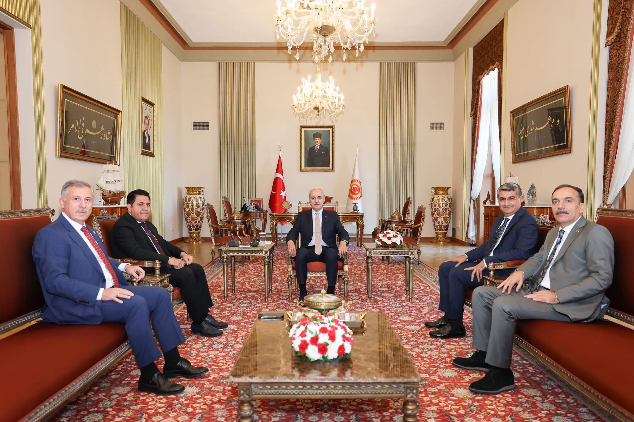 TBMM’DE SİYASİ DİYALOG VE UZLAŞI TRAFİĞİ  TBMM Başkanı Numan Kurtulmuş, Yeni Yol Partisi Heyetini Kabul Etti